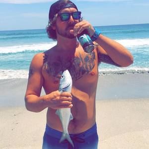 Meet your Posher, Dereck